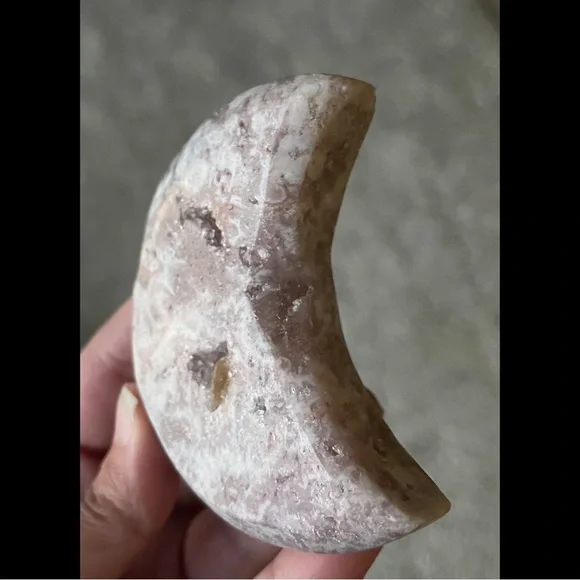 {Giveaway Bonus} Pink Amethyst Moon Carving 🌙 - Picture 9 of 9